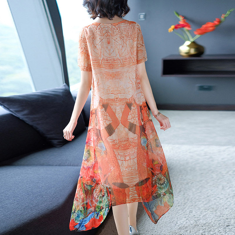 天哪!这么高档的真丝裙一件只要几十，嫂子一口气买三件，太值了