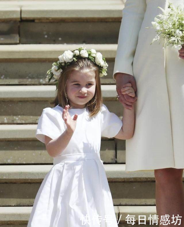 哈里大婚，凯特四穿旧衣低调登场，夏洛特公主吐舌抢镜