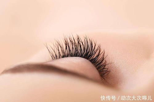 试试■如何让睫毛自然变长试试这8个小妙招，假睫毛可以扔啦