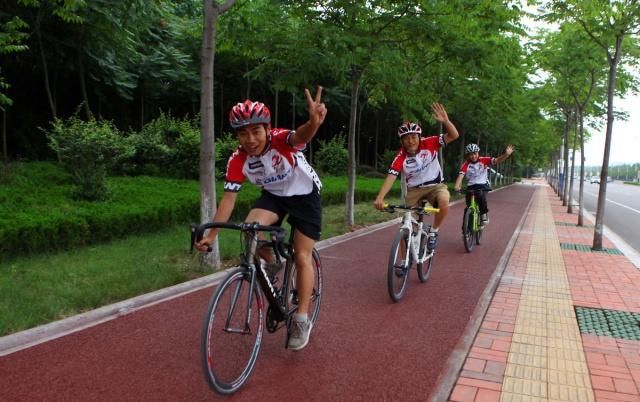  「农村自建房」农村自建房谁还铺水泥地？现在流行这种混泥土，