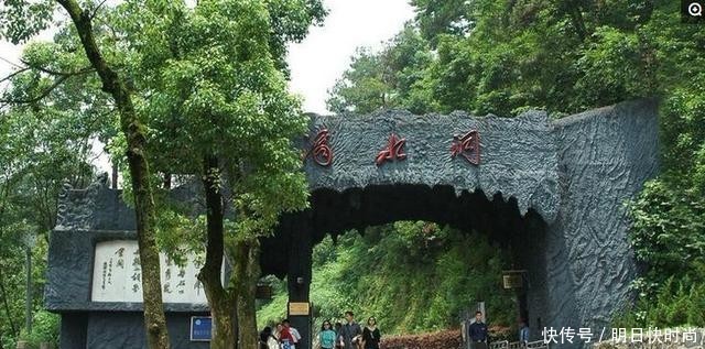 韶山滴水洞,有“西方神秘山洞”之称,与中南海房屋的结构相近似