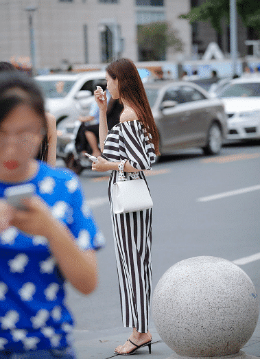  [绝佳]街拍：姣好的身姿，绝佳的气质哦！