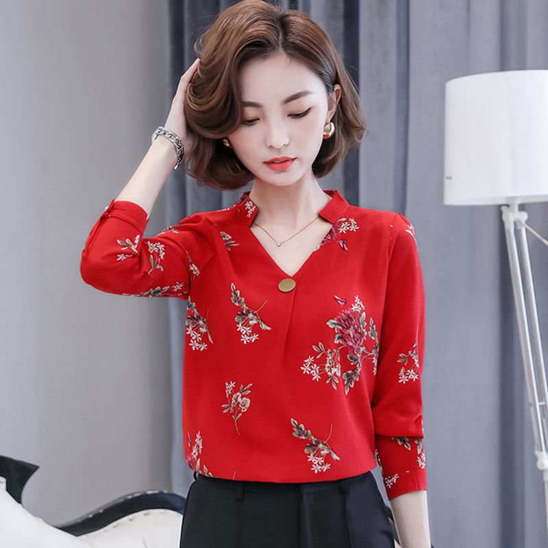 体态丰腴何愁穿不好?紧身打底衫穿上凹凸有型,标志玲珑身段洋气