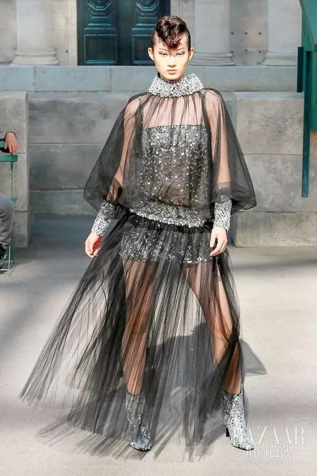 塞纳河倒映的Chanel高定,流淌的是左岸的旧时光