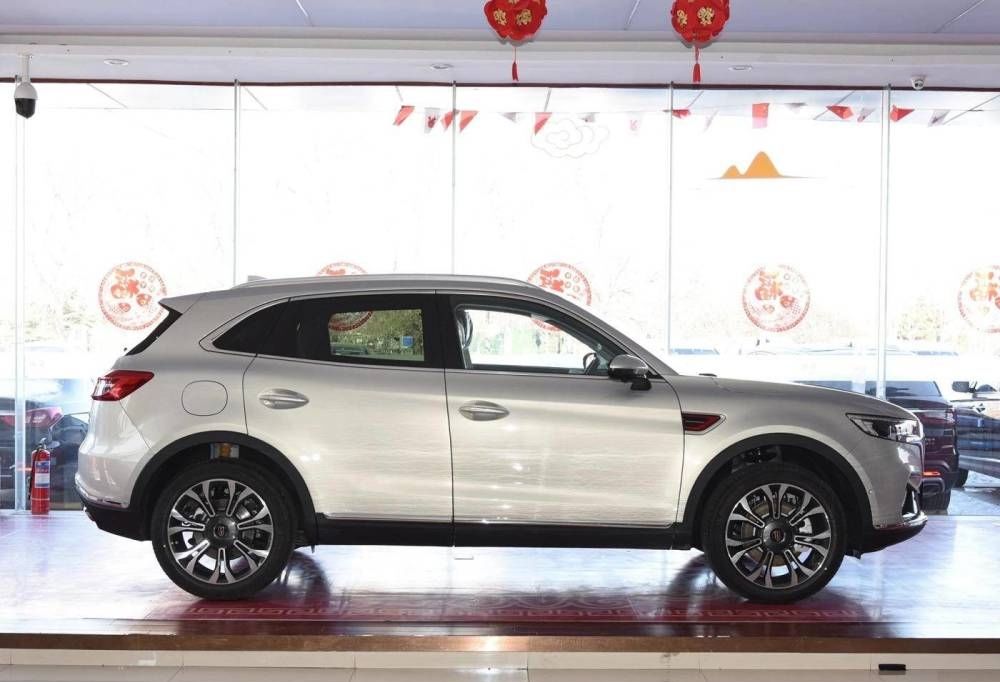 『出品』18万就能买豪华中级SUV!轴距近2米9,配224马力,还是红旗出品