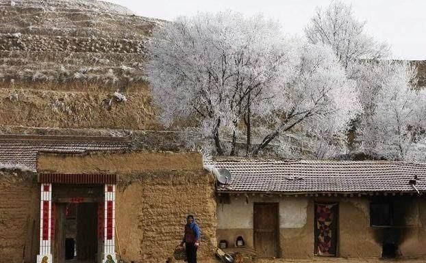  现今■农村小两口月收入10000元，为啥到年底没攒住钱？看他俩怎