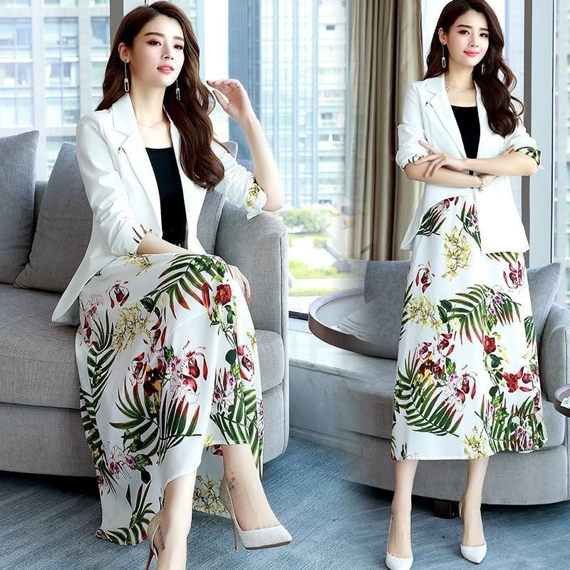 好不容易遇上的套装，比裙子还好看，穿上这几款秋装，美若天仙