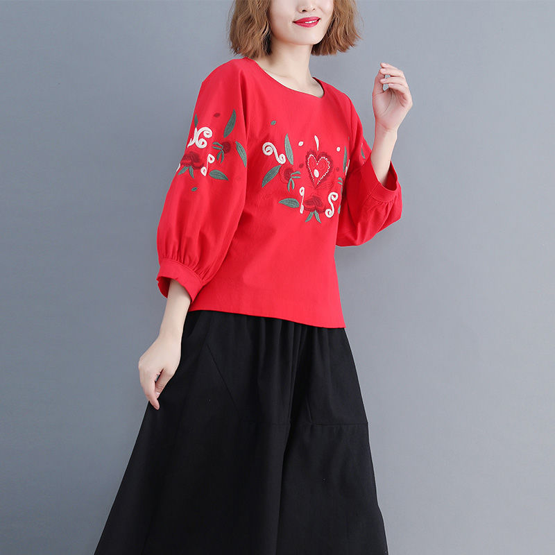 别看婆婆52岁，眼光却贼好!新买的棉麻装+阔腿裤，人人夸她美