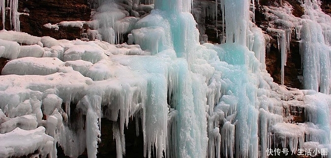 还去北方看雪,四川发现个世界级冰瀑,冻结的美完胜香格里拉