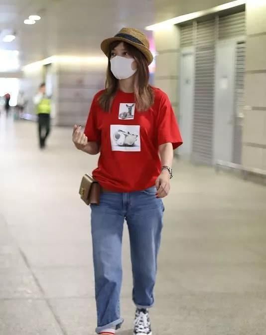 「不经意间」别瞧不起一双袜子,时尚穿搭少不了,学问大着呢!