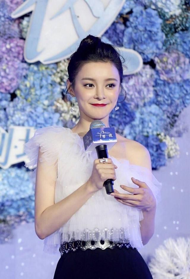 路宝妮爱的执着，《一千零一夜》看了就心疼，气场和范冰冰有的拼