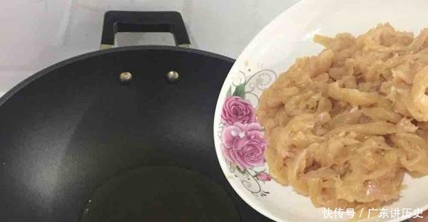 洗好备用:四川传统美食,鱼香肉丝,秋季吃饭的必选,隔三差五吃一次!