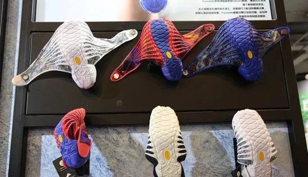 天哪!这款“卫生巾”鞋子,日本人竟说穿得很舒服