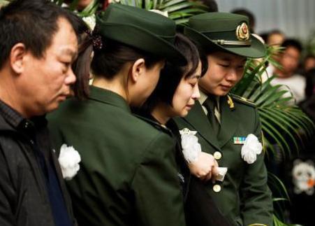 最美的武警女上尉，牺牲时孩子只有1岁，丈夫晚上睡觉不敢闭眼