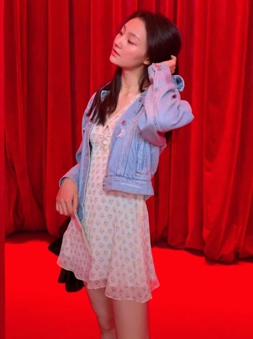  特别■大写的服气，刘珂君穿一双“珠宝鞋”，把白菜价穿出了高级感！
