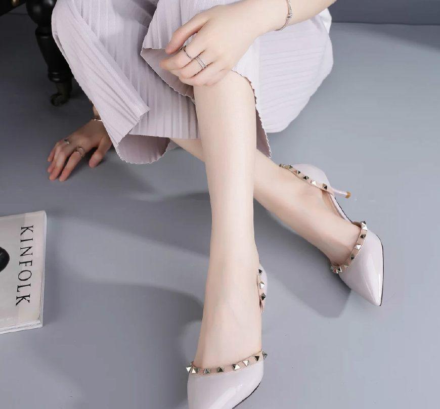 淑女风，高跟尖头凉鞋凸显出名媛般的优雅气质
