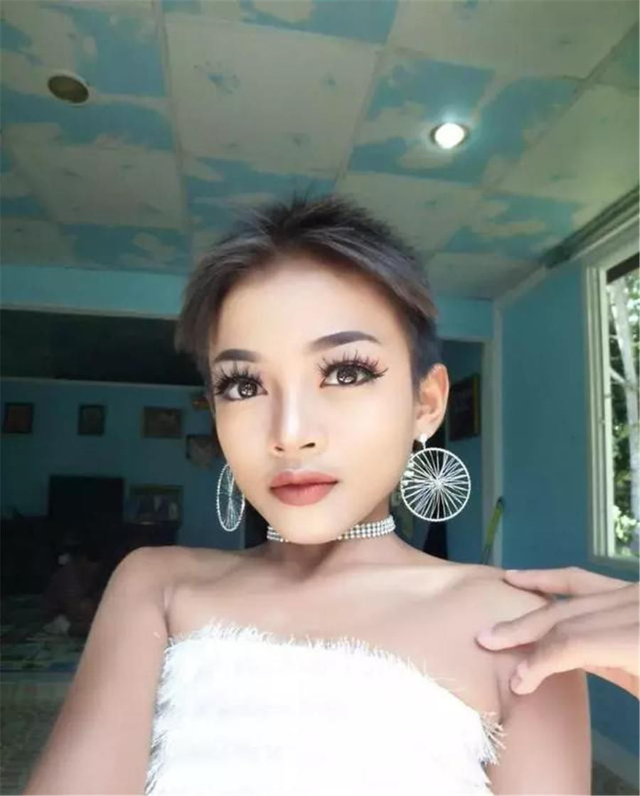 不爱足球爱化妆?12岁泰国男孩爆红网络，化妆技术堪称一绝!