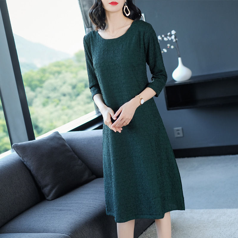 偷偷告诉你!凌晨刚上秋裙，比真丝好穿，比旗袍洋气，关键还不贵