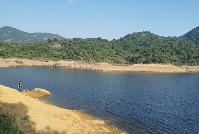  [鱼儿]夏天钓湾渔获多，并非所有湾都出鱼，几种常见湾子详解