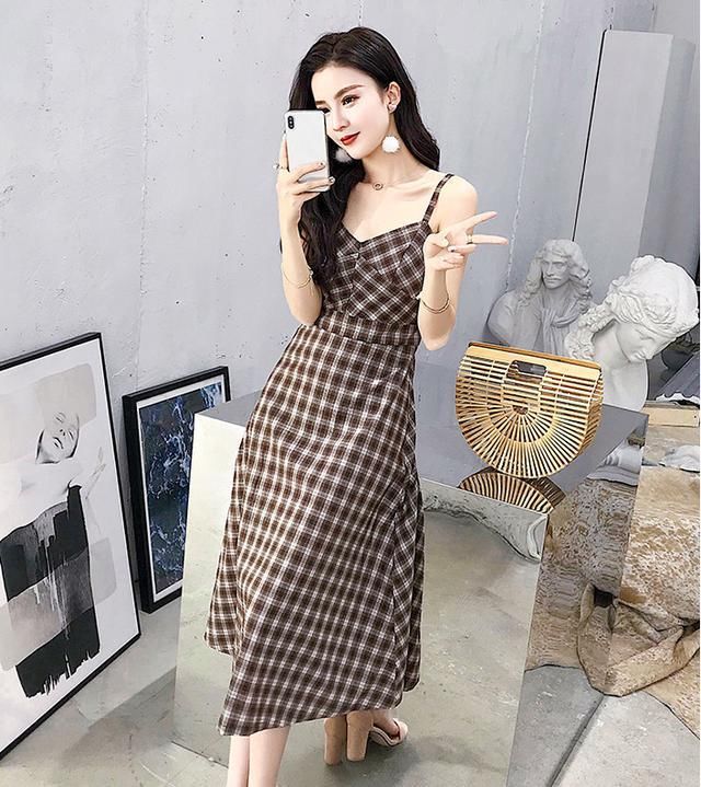 生完孩子就变“男人婆”的我,最近突然穿起了吊带裙,老公直呼美