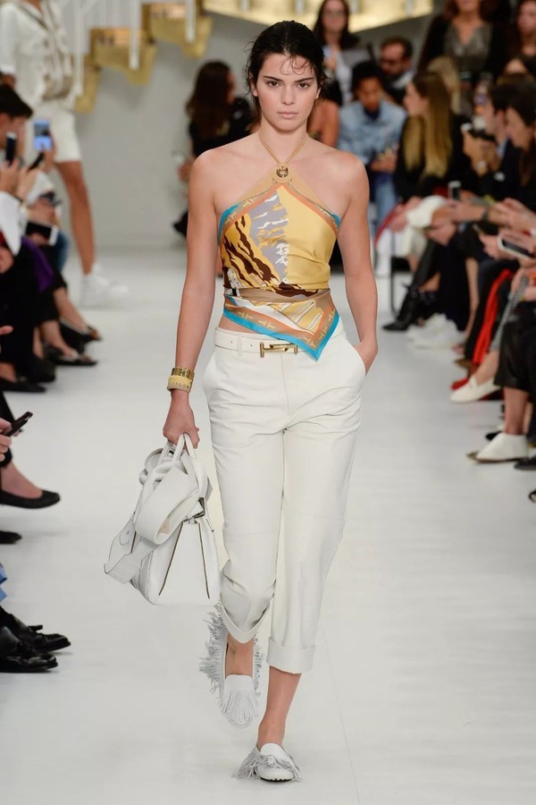 不能当首饰的腰带不是好丝巾