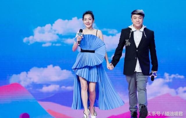 小S包紧身包臀裙性感炸裂,“揩油”林更新,网友:林狗一脸享受