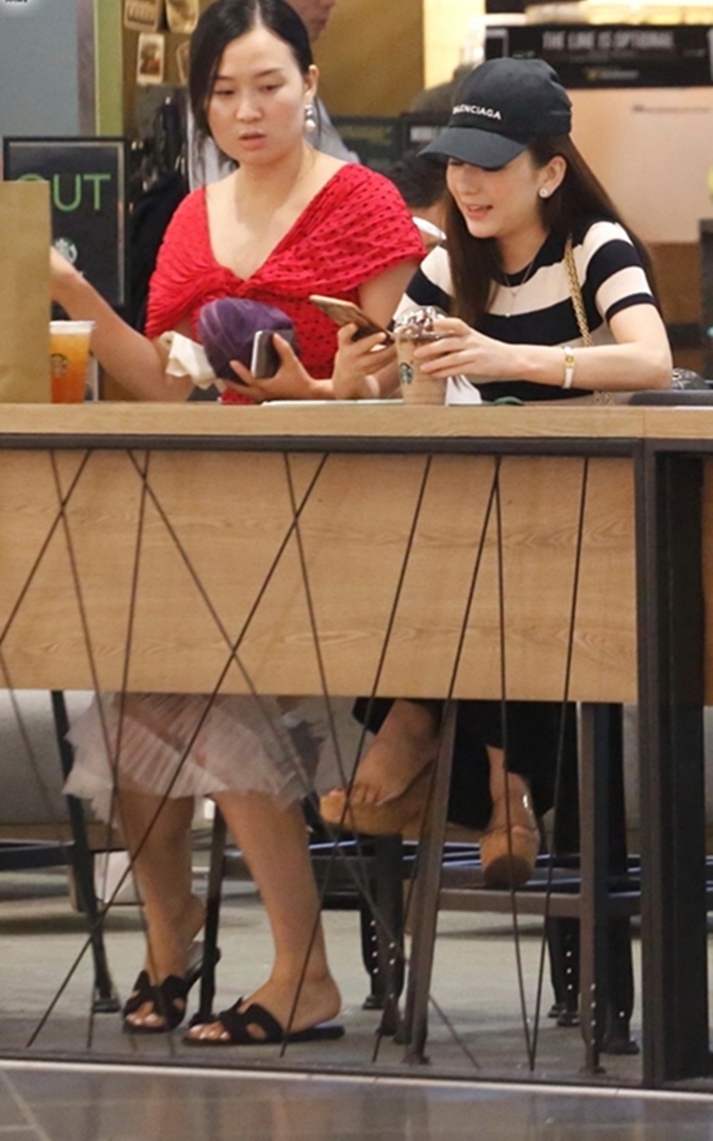 方媛身材似逆生长，怎么拍都是S型，胯宽还是腰细？