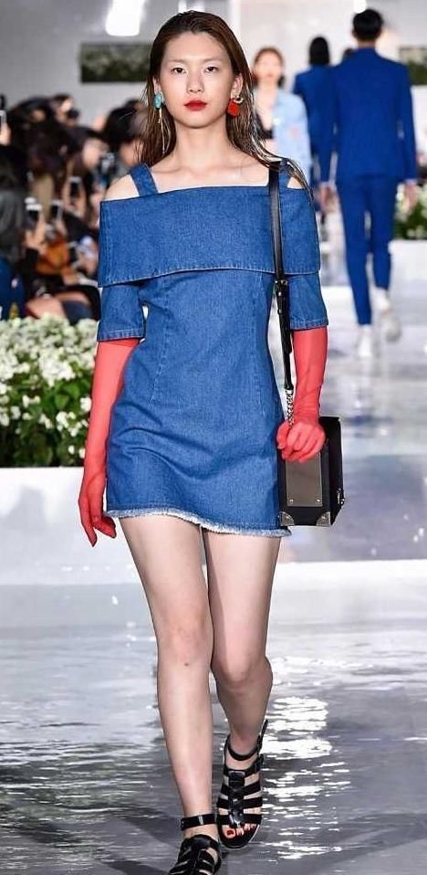 牛仔装不仅百搭，随意，还能穿出温柔，可爱感