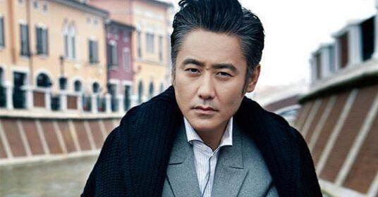 吴秀波独家回应被暗指重婚何震亚就是原配！网友评论瞬间炸了！