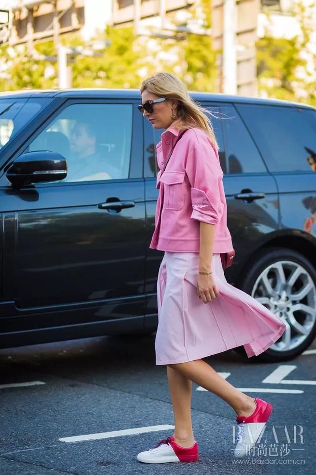 穿一身顺色最省事?不花点心机就能时髦那都是骗你的