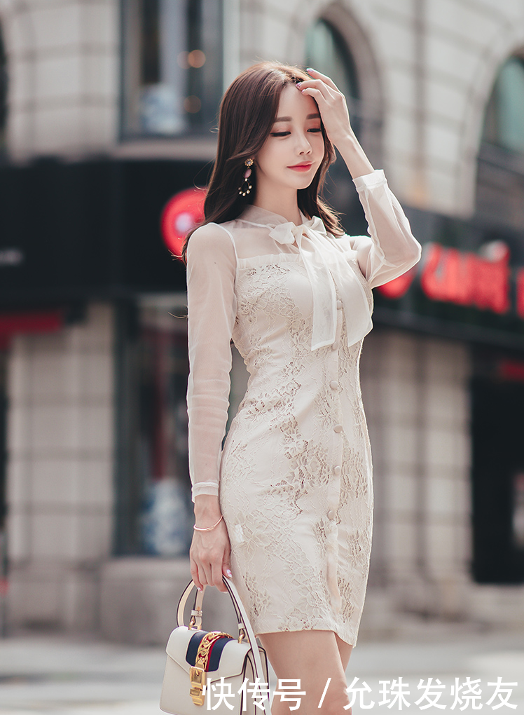 孙允珠塞纳河畔娇美刺绣淑女包臀裙