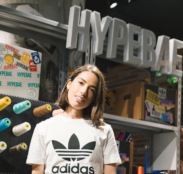  「作品」把篮球变拖鞋的鬼才，居然是个高颜值的宝藏女孩