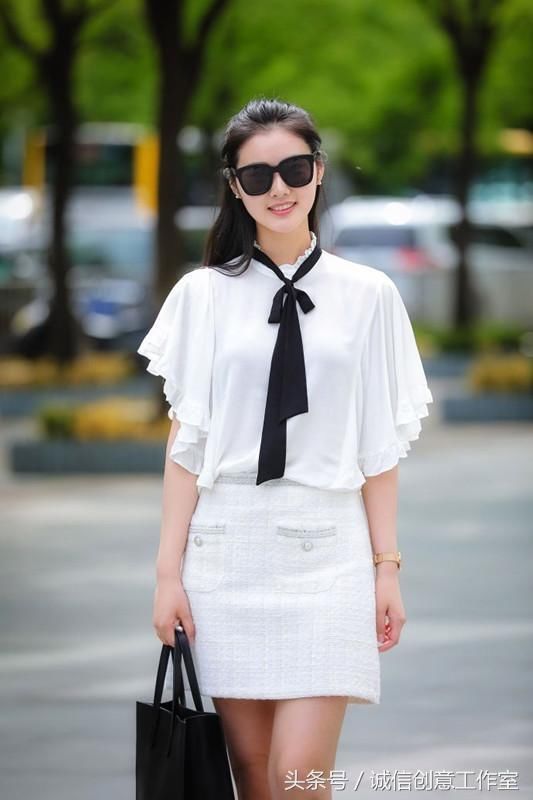 街拍 穿清凉又性感的吊带背心 将女人的妩媚尽显 回头率Hold不住