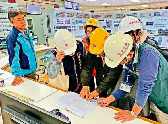  卢秀燕：绿营“罢韩”之后再“罢燕”