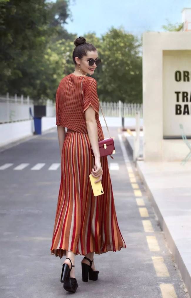 没有一件樱草金单品，怎么好意思说自己是街拍抢眼的时髦girl?