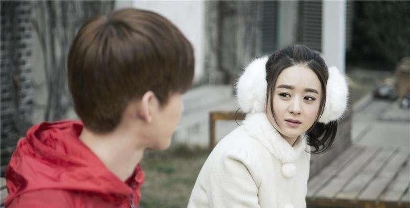 「上线」继《知否》后,赵丽颖终于带着新作《有翡》来了,阿翡即将上线