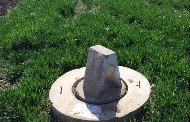  「节约」农村地里的水井封了节约水资源，不让浇地，农民种什么农作物好