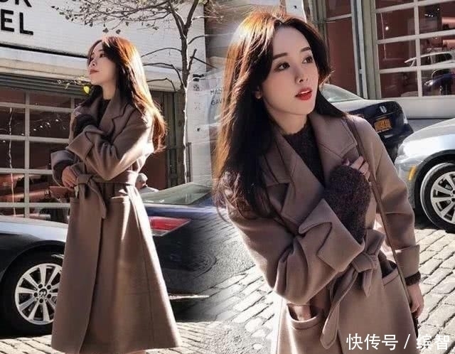 「大衣」建议:聚会时千万别穿羽绒服,大衣+毛衣+瘦瘦袜,美到犯规
