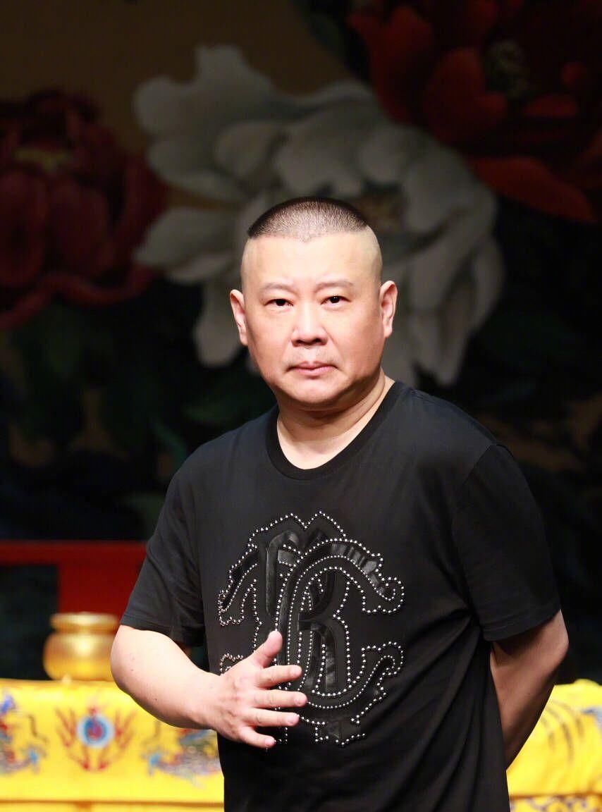  「巴掌」相声界最牛的人！郭德纲被他扇巴掌反赔笑脸，住3千平豪宅富得流油