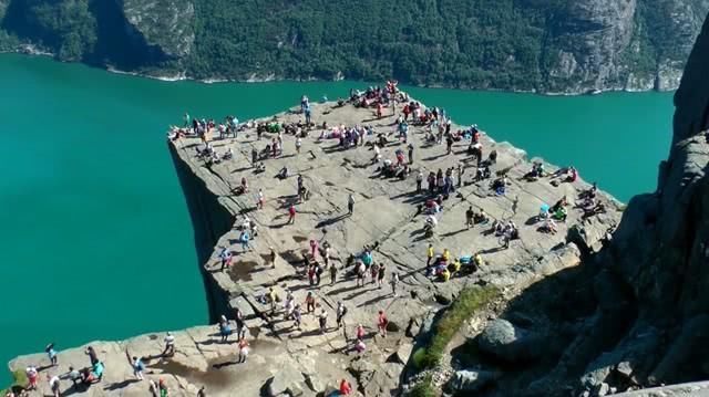 全球最壮丽的风景之一，相当于100层楼的高度，人们可免费游玩