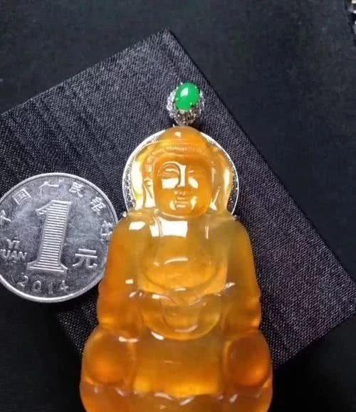  「保平安」90％的人珠宝颜色都没戴对？那是生肖在挑颜色，珠宝戴对了才能旺命又旺运