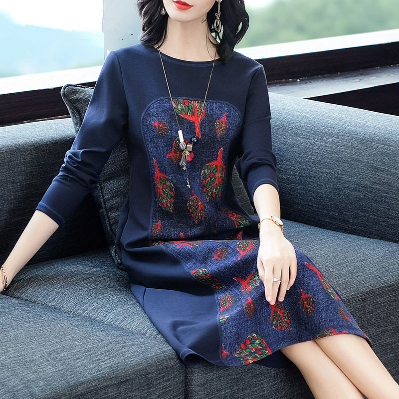 谁说60后女人不能美!秋后穿这欧版裙，配平鞋，足以美翻一条街