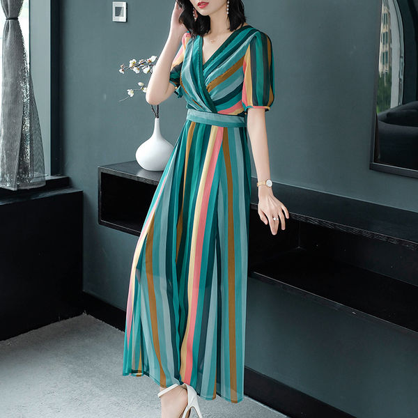 如今的女人真会穿，紧而不露好性感，完美身材都穿出来了