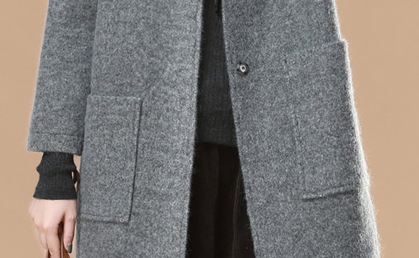 觉得风衣太土了?试试今年巨火的这几款毛呢大衣，秋天穿最合适