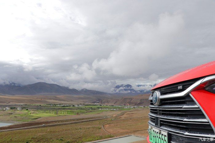 自驾比亚迪唐新能源新藏线阿里到日喀则风雨变幻,景色变化突然