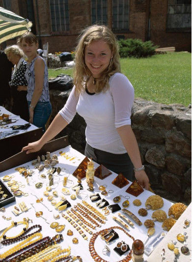 这个国家的妹子既有钱还长得漂亮，但男女比例失调美女很愁嫁