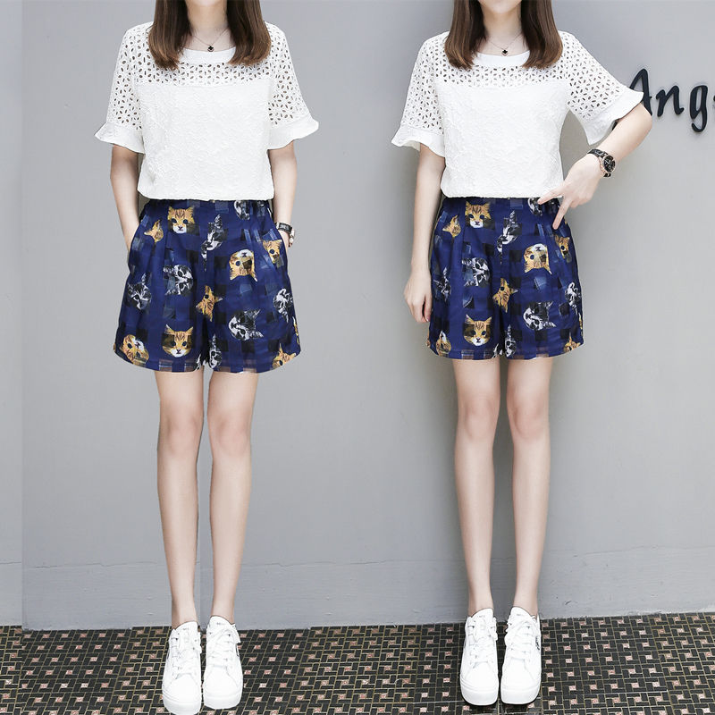 我媳妇1米53，出门不爱穿裙子，只穿港味套装+尖头鞋，真显高