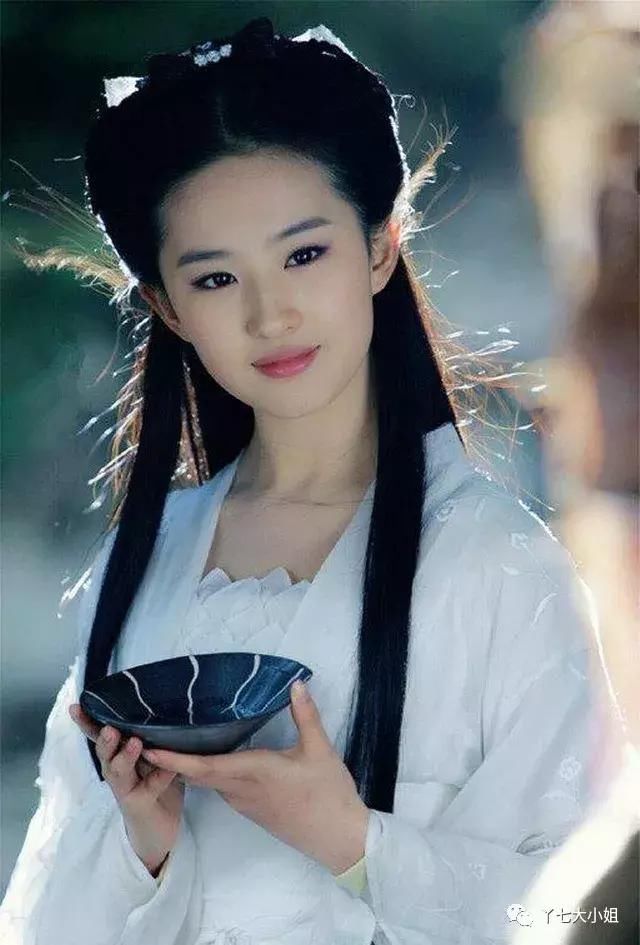 深度解析为什么刘亦菲范冰冰死守黑发？而AB郑爽正好相反？