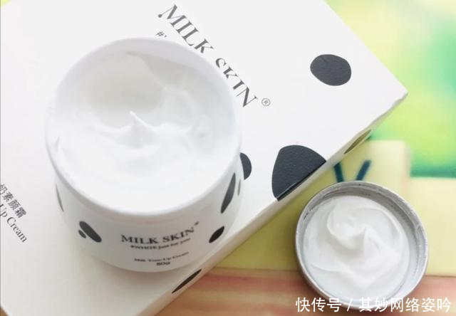  [感觉]夏季也爱化妆的女人，除了散粉，还有哪些东西能让妆容更持久？