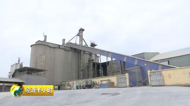 回应记者采访态度不积极、不端正！台儿庄“哑语”干部被停职检查